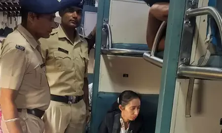 जम्मू मंडल में मेगा टिकट चेकिंग अभियान, 180 मामलों से वसूला गया 1.33 लाख रुपए जुर्माना जम्मू मंडल में मेगा टिकट चेकिंग अभियान, 180 मामलों से वसूला गया 1.33 लाख रुपए जुर्माना