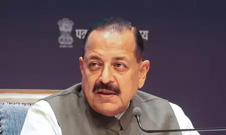 मोबाइल टावर, सड़क और बंकर से बदली सीमावर्ती इलाकों की जिंदगी : डॉ. जितेंद्र सिंह