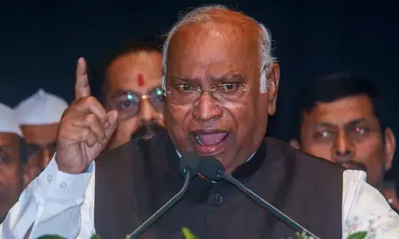 खड़गे के बयान पर गरमाई राजनीति, भाजपा का देशभर में हल्लाबोल