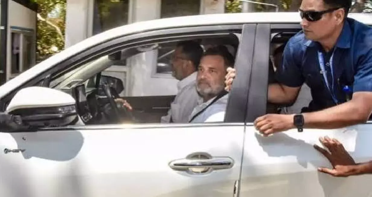 यूपी: राहुल गांधी के काफिले में हुए हादसे की होगी एसआइटी जांच, तीन सदस्यीय टीम गठित यूपी: राहुल गांधी के काफिले में हुए हादसे की होगी एसआइटी जांच, तीन सदस्यीय टीम गठित