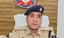 इंदौर में ठगी के मामले में पुलिस की बड़ी कार्रवाई, 11 आरोपी चिह्नित, दो गिरफ्तार इंदौर में ठगी के मामले में पुलिस की बड़ी कार्रवाई, 11 आरोपी चिह्नित, दो गिरफ्तार