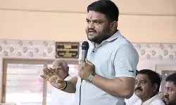 बैलेट पेपर से हुए चुनाव में भी कांग्रेस को नहीं मिली जीत, हार्दिक पटेल का तंज बैलेट पेपर से हुए चुनाव में भी कांग्रेस को नहीं मिली जीत, हार्दिक पटेल का तंज