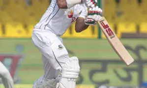खराब रोशनी के कारण पहले दिन सिर्फ 74 ओवरों का खेल, शतक से एक रन दूर शादमान खराब रोशनी के कारण पहले दिन सिर्फ 74 ओवरों का खेल, शतक से एक रन दूर शादमान