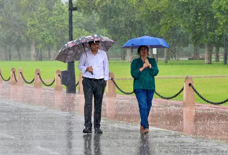 दिल्ली-एनसीआर में बदला मौसम का मिजाज दिल्ली-एनसीआर में बदला मौसम का मिजाज