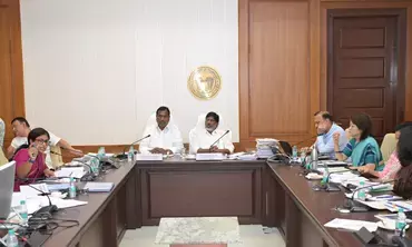 एससी-एसटी के समग्र विकास के लिए विशेष कार्ययोजना, पात्र लाभार्थियों तक पहुंचें योजनाओं का लाभ: भट्टी विक्रमार्क