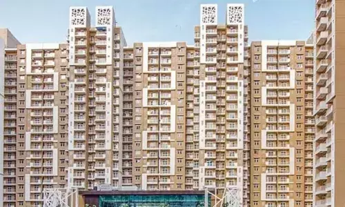 ग्रेटर नोएडा के महागुन मायवुड्स सोसाइटी में दर्दनाक हादसा, 23वीं मंजिल से गिरकर पिता-पुत्र की मौत ग्रेटर नोएडा के महागुन मायवुड्स सोसाइटी में दर्दनाक हादसा, 23वीं मंजिल से गिरकर पिता-पुत्र की मौत