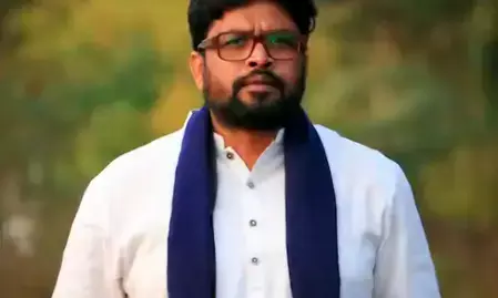 सरकारी नौकरी का वादा कर 10 लाख रुपये की ठगी: झाड़ग्राम में TMC नेता अजीत महता गिरफ्तार, क्षेत्र में हड़कंप सरकारी नौकरी का वादा कर 10 लाख रुपये की ठगी: झाड़ग्राम में TMC नेता अजीत महता गिरफ्तार, क्षेत्र में हड़कंप