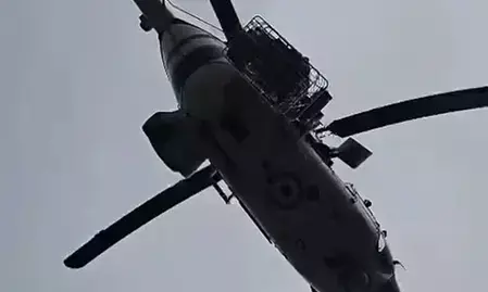 बद्रीनाथ धाम से लौट रहा हेलीकॉप्टर क्रैश, छह लोग थे सवार, सीएम धामी ने घायलों को एयरलिफ्ट करने के दिए निर्देश बद्रीनाथ धाम से लौट रहा हेलीकॉप्टर क्रैश, छह लोग थे सवार, सीएम धामी ने घायलों को एयरलिफ्ट करने के दिए निर्देश