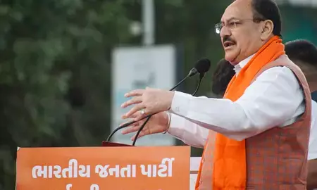 आज लोकतंत्र की सबसे बड़ी रक्षक बनने का ढोंग कर रही कांग्रेस: जेपी नड्डा आज लोकतंत्र की सबसे बड़ी रक्षक बनने का ढोंग कर रही कांग्रेस: जेपी नड्डा