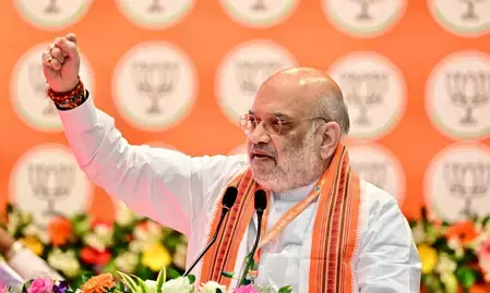 यूपी में भाजपा सरकार अंगद के पांव की तरह है, जिसको कोई हिला नहीं सकता: अमित शाह यूपी में भाजपा सरकार अंगद के पांव की तरह है, जिसको कोई हिला नहीं सकता: अमित शाह