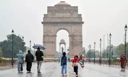 दिल्ली-एनसीआर में बारिश होने से प्रदूषण से मिली राहत दिल्ली-एनसीआर में बारिश होने से प्रदूषण से मिली राहत